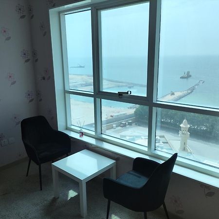 Luxury Sea View Amazing Room Double Bed - Room Inside Apartment Ajman Luaran gambar