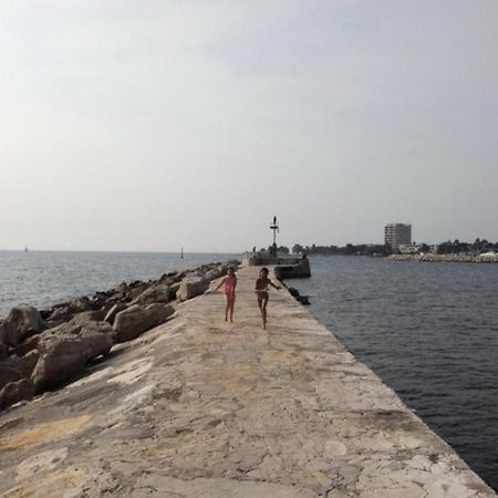 Luxury Sea View Amazing Room Double Bed - Room Inside Apartment Ajman Luaran gambar
