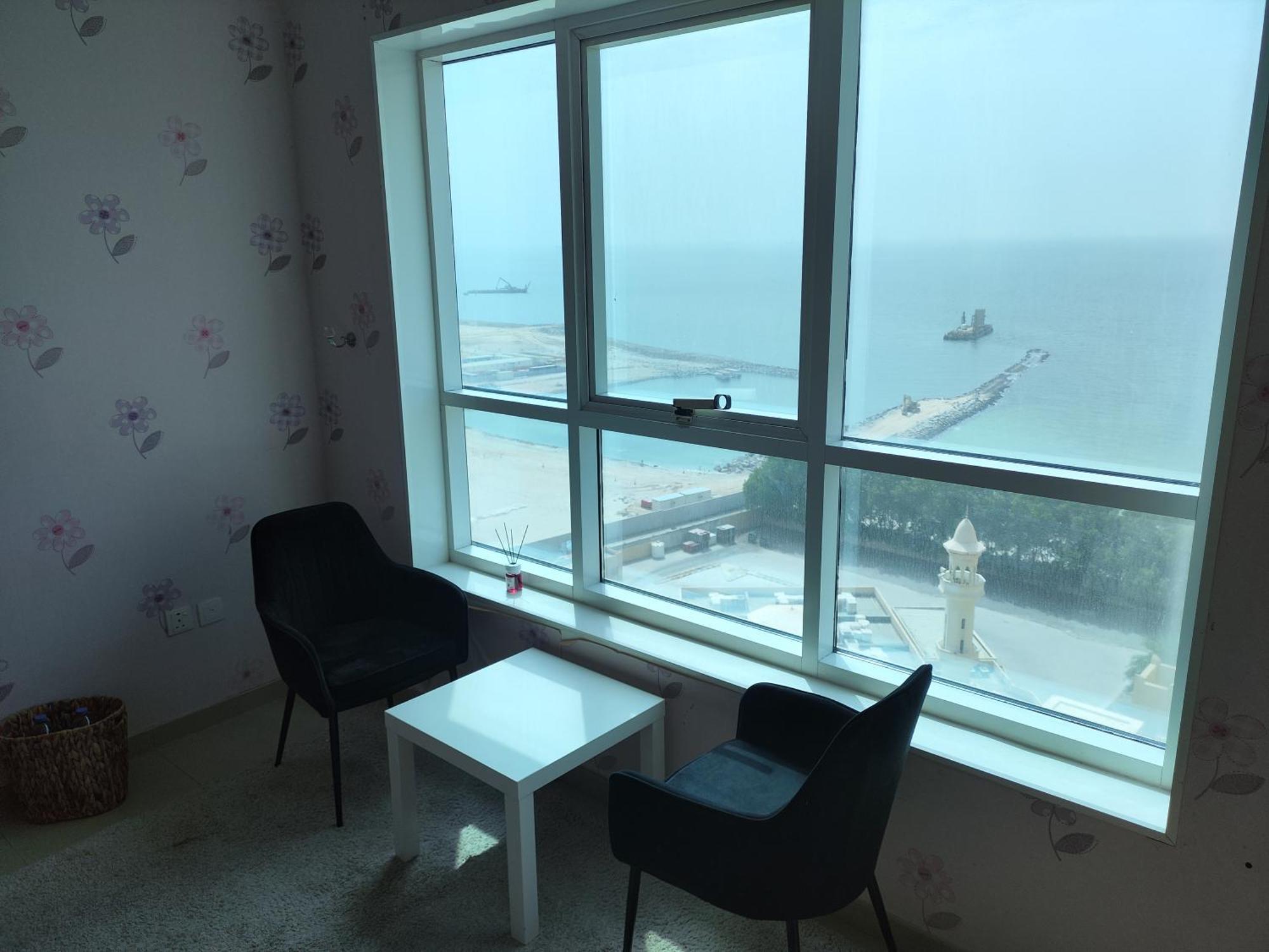 Luxury Sea View Amazing Room Double Bed - Room Inside Apartment Ajman Luaran gambar