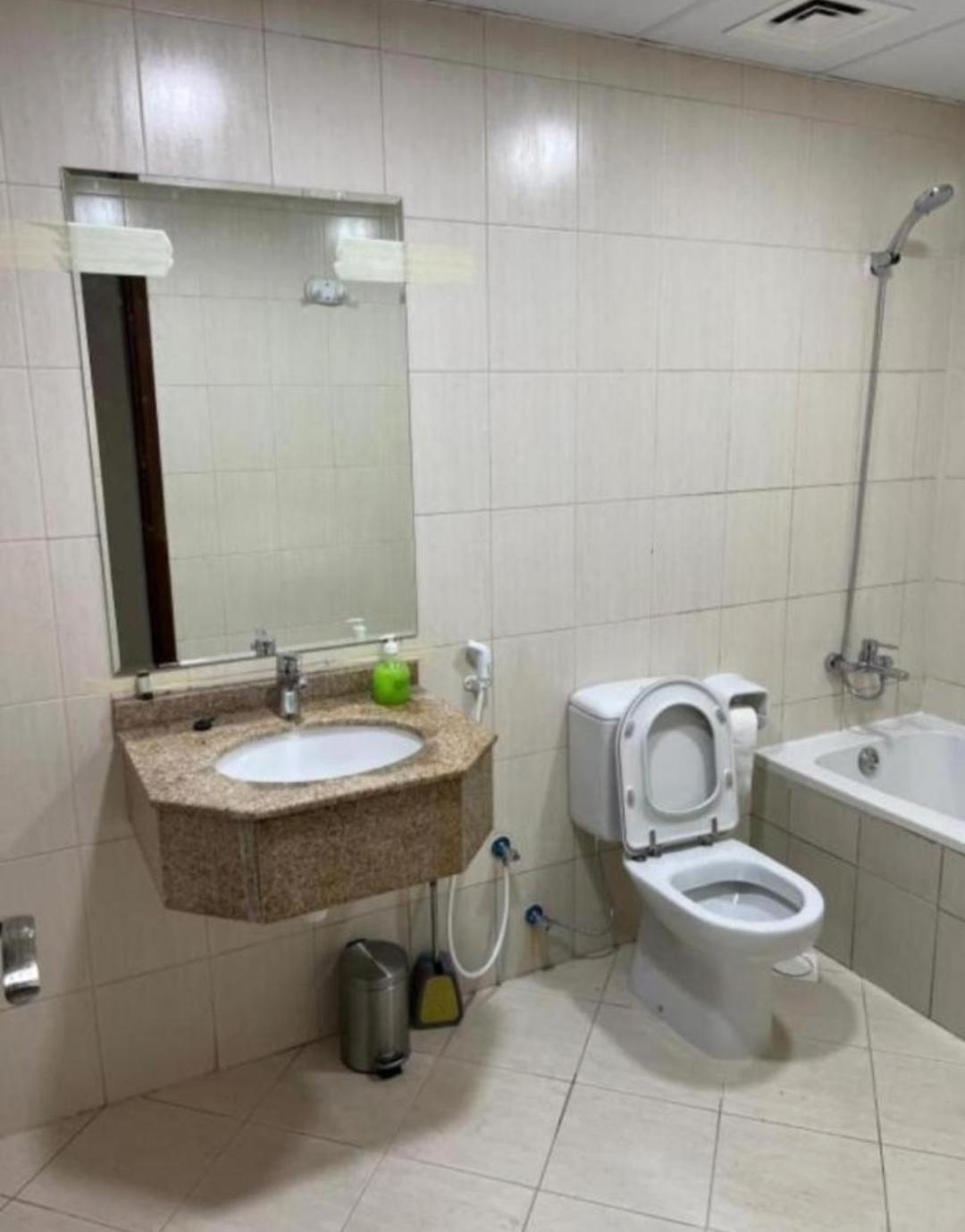 Luxury Sea View Amazing Room Double Bed - Room Inside Apartment Ajman Luaran gambar