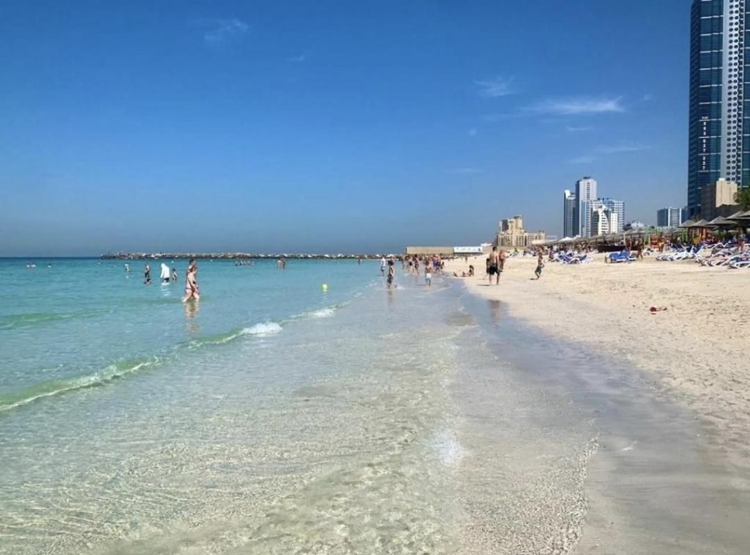 Luxury Sea View Amazing Room Double Bed - Room Inside Apartment Ajman Luaran gambar