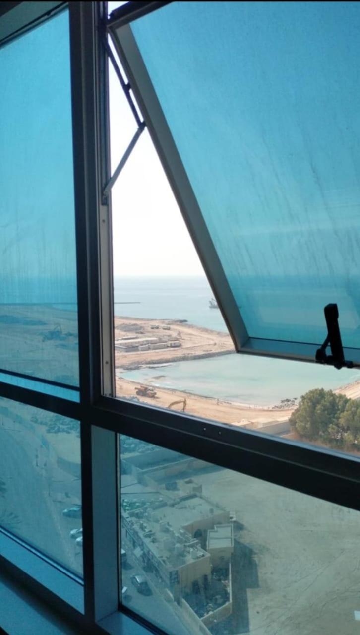 Luxury Sea View Amazing Room Double Bed - Room Inside Apartment Ajman Luaran gambar