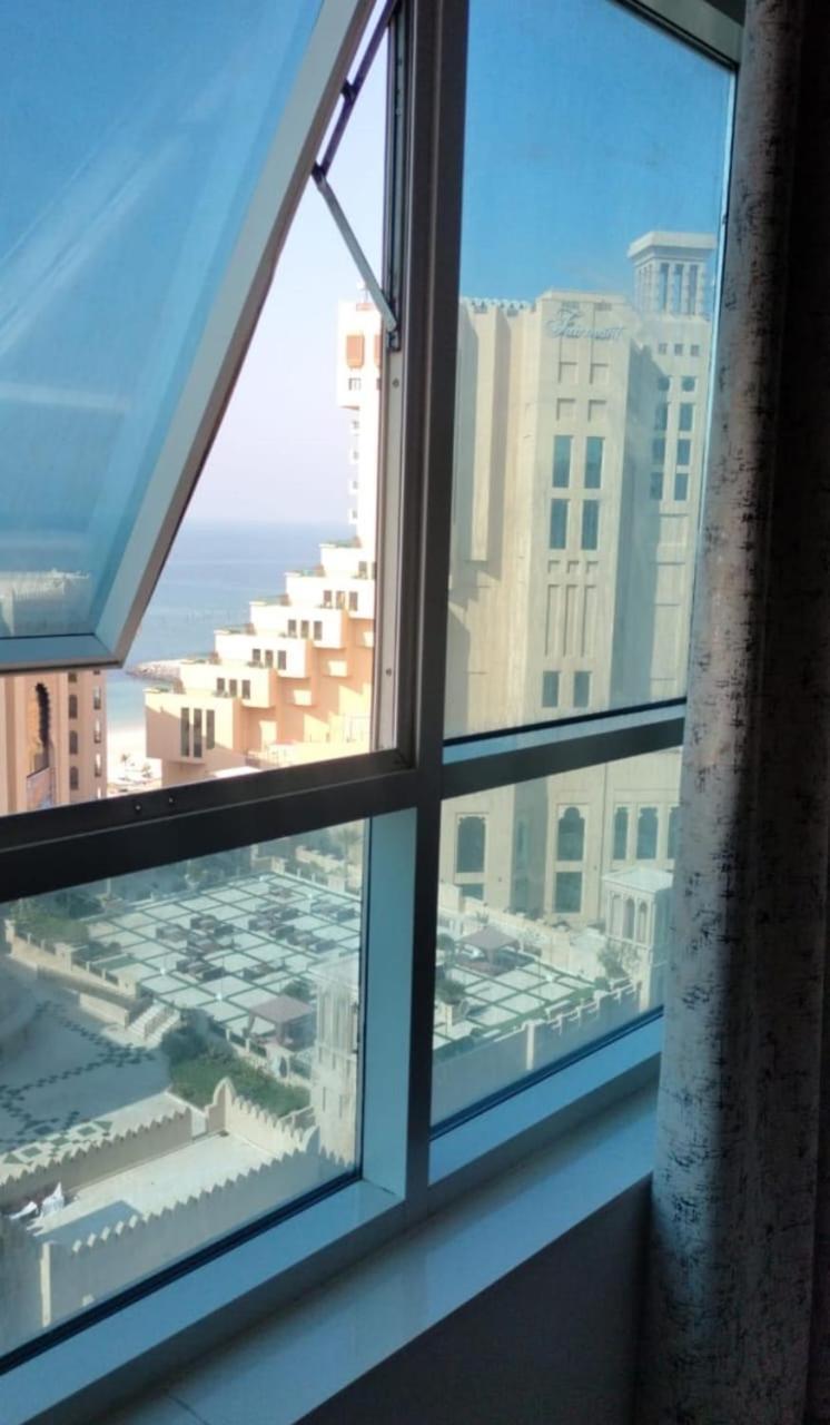Luxury Sea View Amazing Room Double Bed - Room Inside Apartment Ajman Luaran gambar