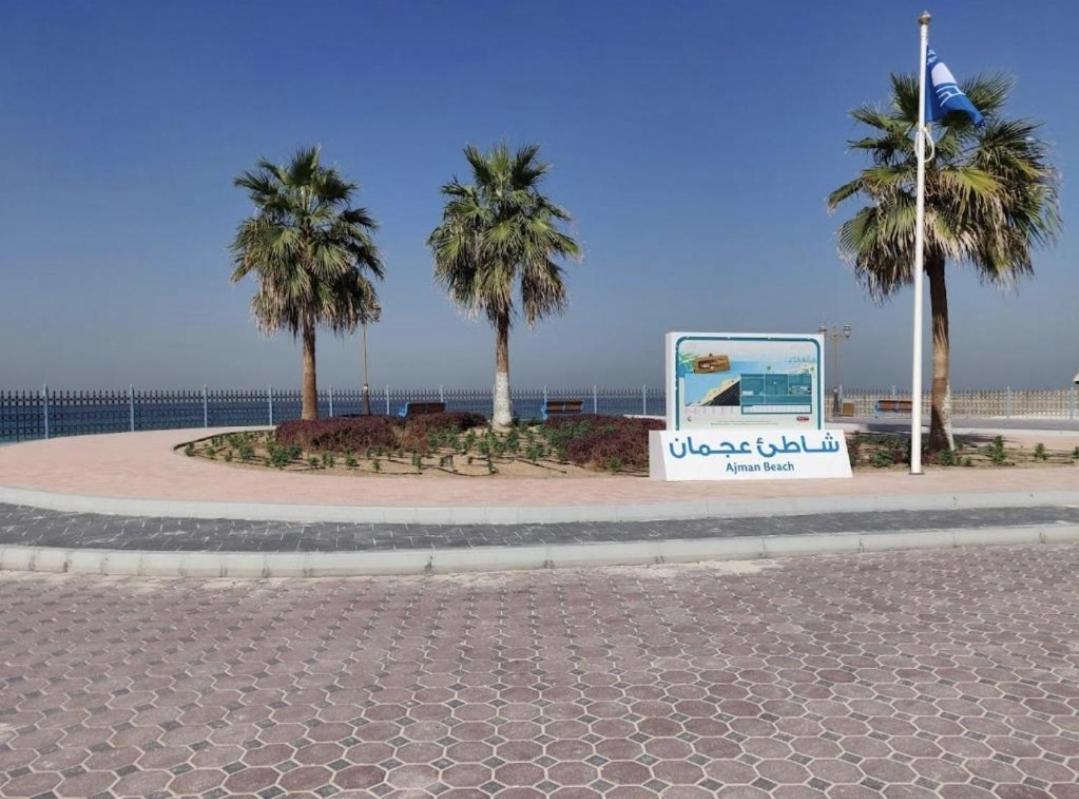 Luxury Sea View Amazing Room Double Bed - Room Inside Apartment Ajman Luaran gambar