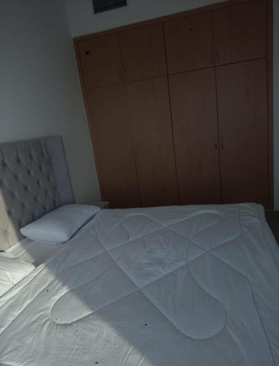Luxury Sea View Amazing Room Double Bed - Room Inside Apartment Ajman Luaran gambar